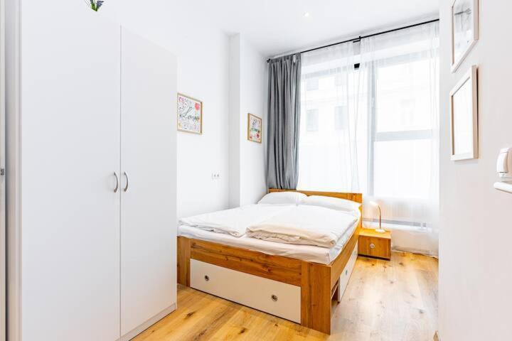 Budget Rooms West With Shared Kitchen Bécs Kültér fotó