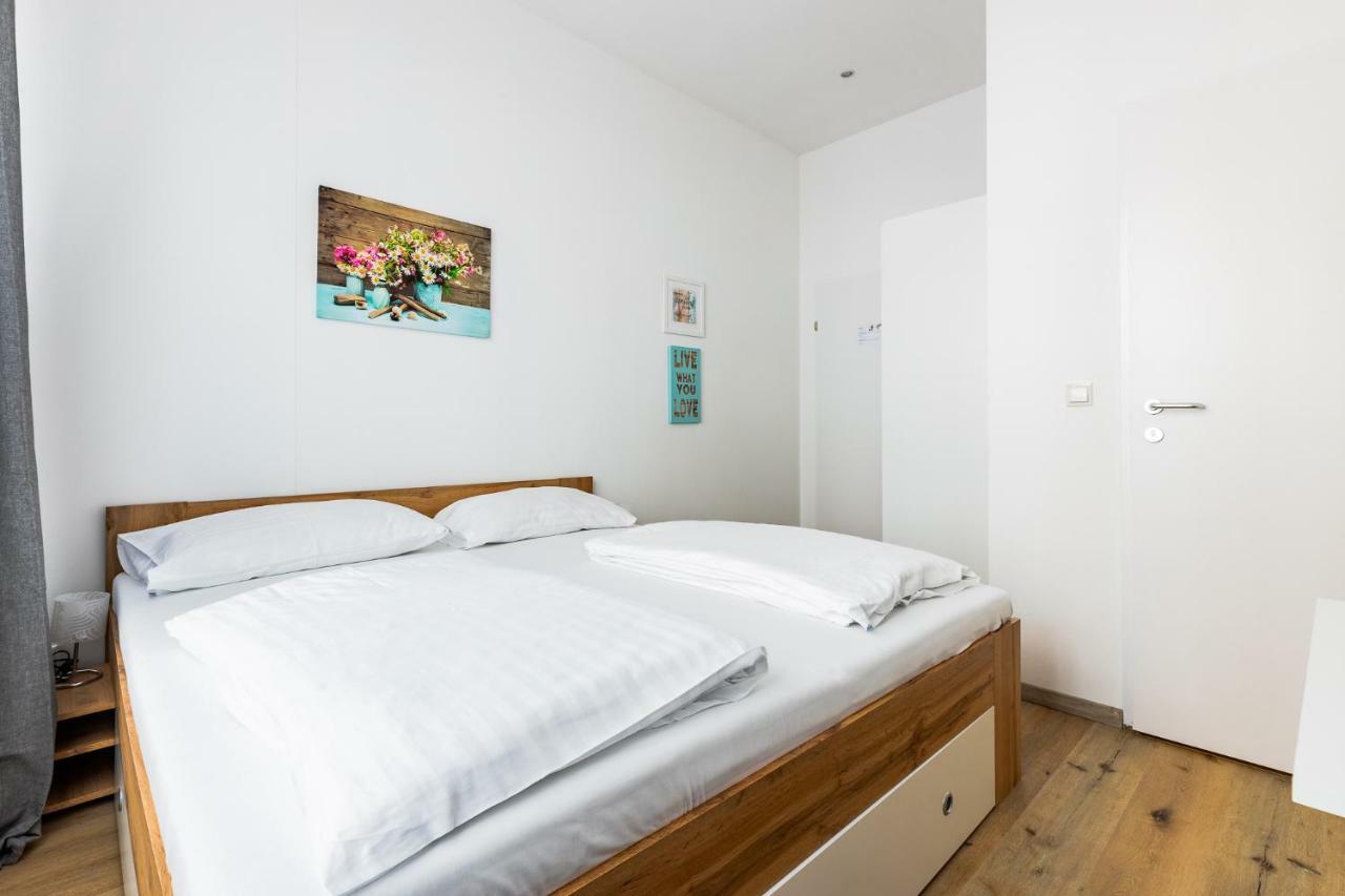 Budget Rooms West With Shared Kitchen Bécs Kültér fotó